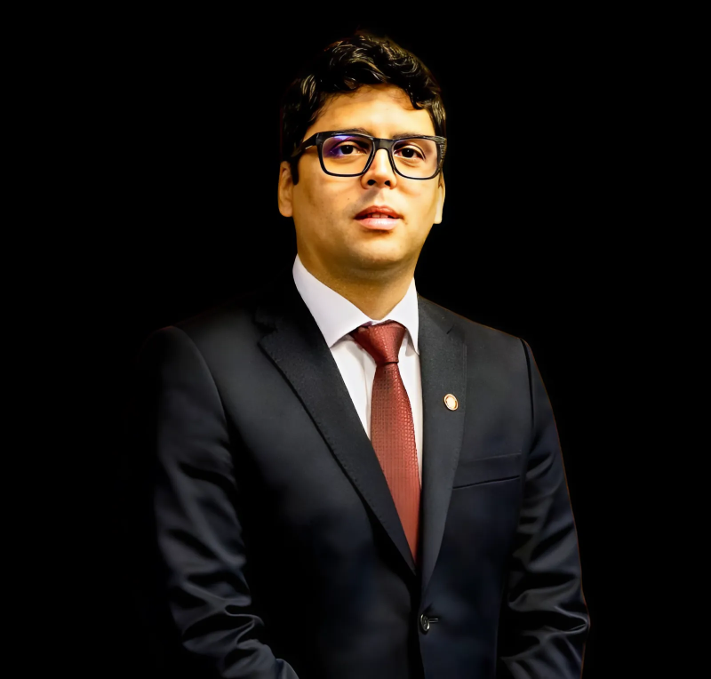 Dr. Marcelo Brito